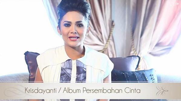 KD_Lovers's tweet photo. Rilis Album Persembahan Ratu Cinta http://t.co/VFxycjMHwy cc : @Tabloidnova #WeLoveKrisdayanti http://t.co/cyzyreNc9f