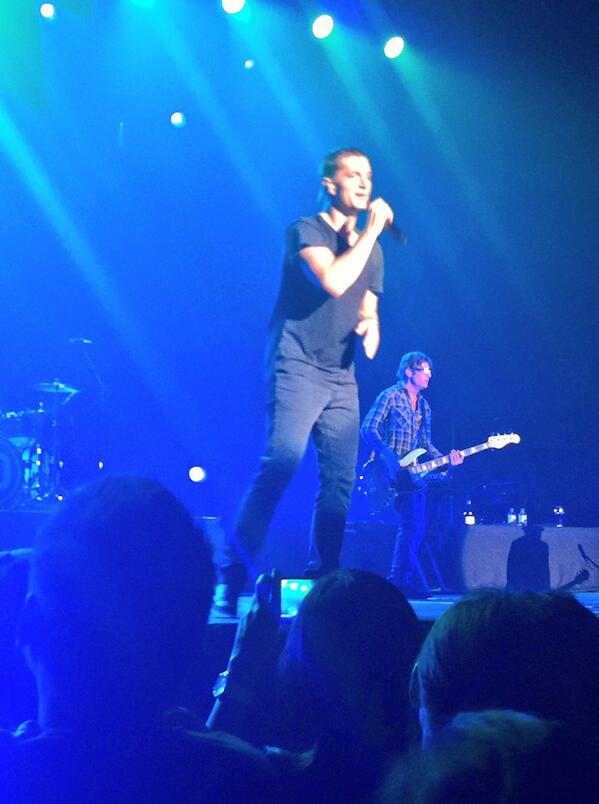 joannarojo's tweet photo. @ThisIsRobThomas I was there last night! Thank you for making one of my dreams come true! #matchbox20inSingapore http://t.co/JwZlhtsQ6Q