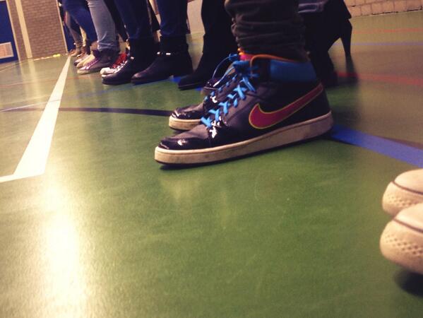 . @UWCXperience -training gegeven aan <a href="/CS_dehoven/">CSDeHoven</a> in Sleeuwijk Oa. Over de Streep Blijft mooie oefening met impact