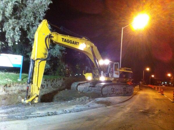 BigDiggers's tweet photo. 375Cat night dig. http://t.co/1mb2OW5HFN