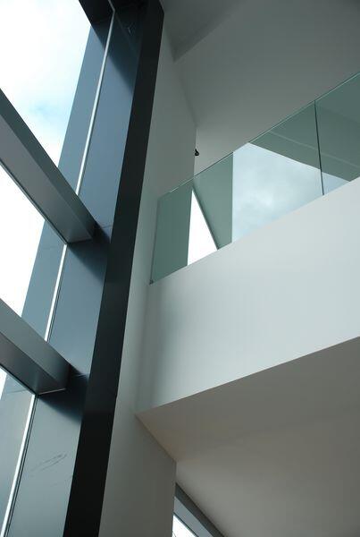 RamiroHermanos's tweet photo. fabricamos elementos y anclajes para colocar sristal en obra. http://t.co/I5G6ksACQ1