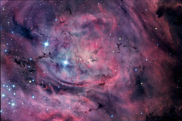 Туманность Лагуна (NGC 6523) — гигантское межзвёздное облако и область H II в созвездии Стрельца.  #фото #ВестиНаука