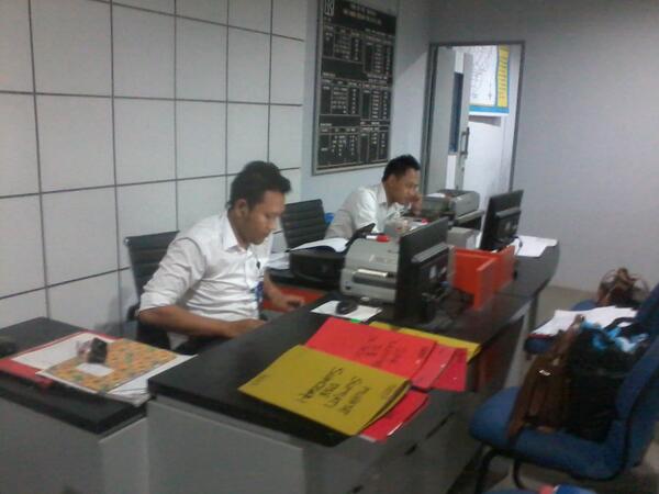 BE460NK's tweet photo. Demi anak dan istri drumah.. Ampe g pernah mandi.. http://t.co/kjGm7SScTF