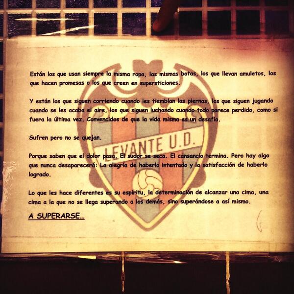 toboso_19's tweet photo. @LUD_JDH @LevanteUD #vestuario #superacion #equipo #unido http://t.co/WhT2gYSxA1