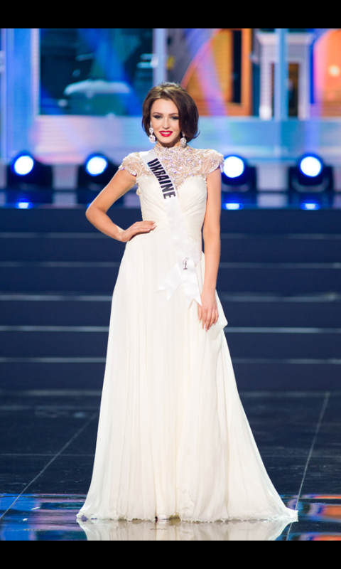 bibayx's tweet photo. Oh ayan. Prom dress! Haha! #MsUkraine #OlgaStorozhenko @IselleFernando http://t.co/fvswRls34N