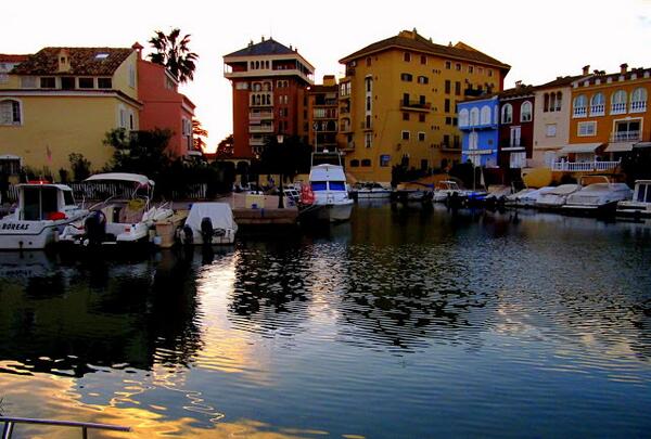 FotosComVal's tweet photo. Port Saplaya, la Venecia Valenciana http://t.co/TRmD21SGqI