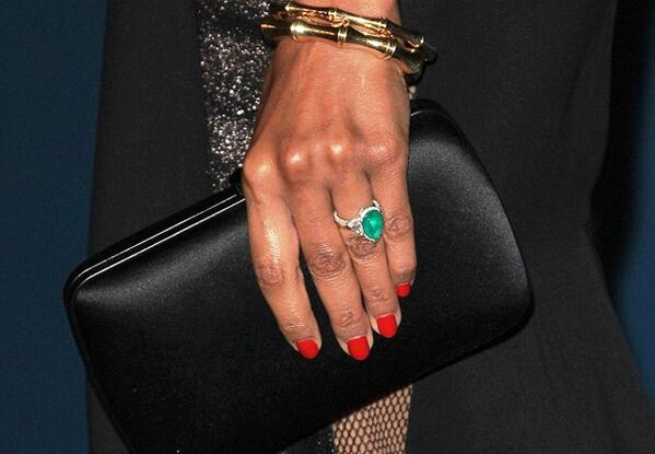IndiVISUALEvent's tweet image. Check out Zoe Saldana's gorgeous emerald #engagementring!