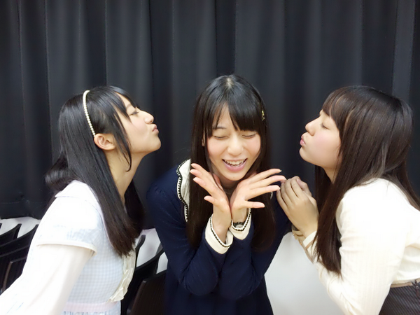 村井理沙子 左から さやめろ 加藤さやかちゃん あたし まかろん 曽和まどかちゃん だよー 二人がちゅーしてくれたバージョンもあるのだ ううう 二人ともかわゆいよう Http T Co Dkqwa7rpuv Twitter 村井理沙子 左から さやめろ 加藤さやかちゃん あたし まかろん 曽和まどかちゃん だよー 二人がちゅーしてくれたバージョンもあるのだ ううう 二人ともかわゆいよう Http T Co Dkqwa7rpuv Twitter