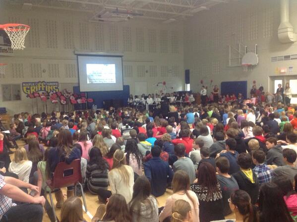 MapleGrove_PS's tweet photo. We are Remembering #LestWeForget #RemebranceDay http://t.co/2TGhGa3rDQ