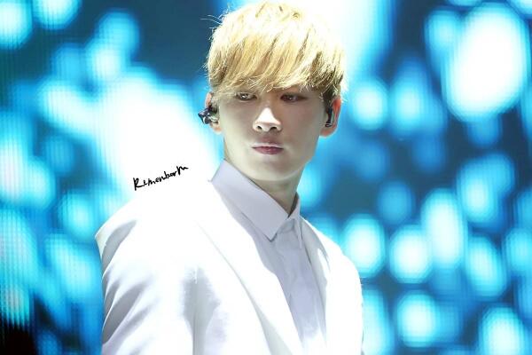 RememberM2008's tweet photo. 131109＃SS5 In London＃#eunhyuk# @AllRiseSilver  please do not remove logo.do not edit .no commercial. http://t.co/6btziVDYZx