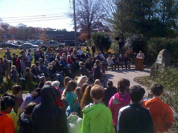EMcLeodConnect's tweet image. Large crowd at Great Falls Freedom Memorial for annual #VeteransDay ceremony