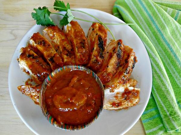 FoodNetwork's tweet photo. Yes, there is such a thing as healthy barbecue chicken: http://t.co/oY4DzzNtBg. http://t.co/Wyi4tAbYSB