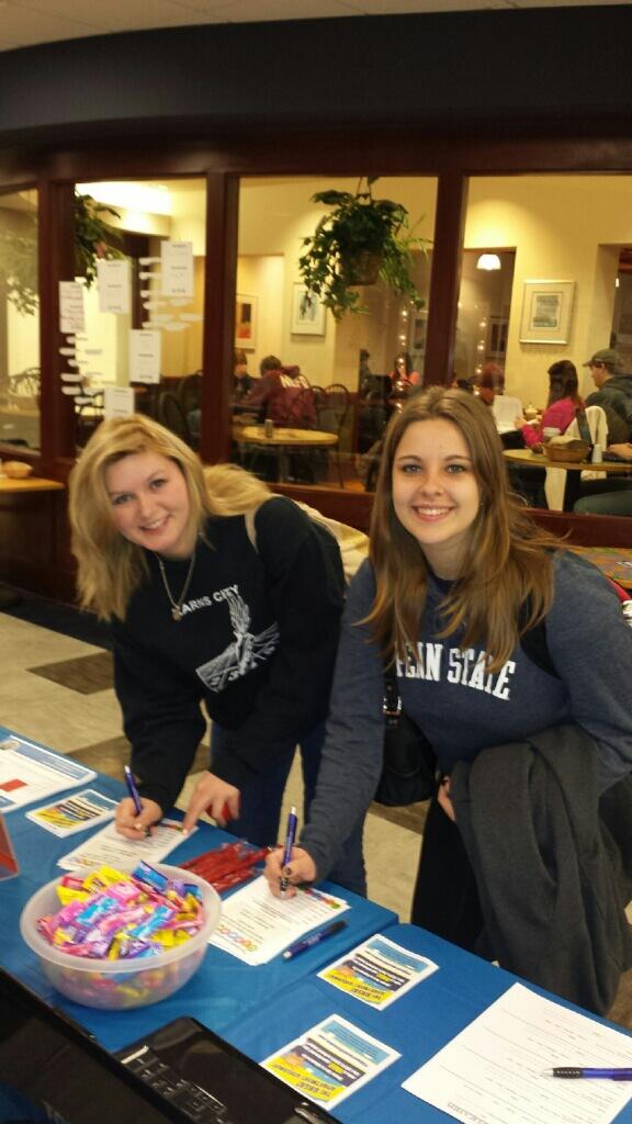 ApartmentsErie's tweet photo. See who stopped by the #ugates table to enter for a chance to win FREE RENT (http://t.co/FIwH4xCCDH) #psulivefree http://t.co/ToKzveJSYM