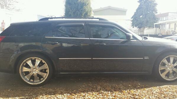 TheSkinStop's tweet photo. 2005 Dodge Magnum R / T 5.7L V8 Hemi engine $11 k 2846587 http://t.co/8oXozsHsSh