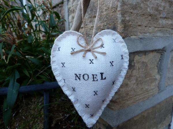 HandmadeWithLo1 tweet picture
