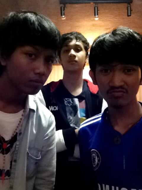 niccoDam's tweet photo. @azhary_satria  @Kevinjosuaa http://t.co/AcyZ0PdLkn