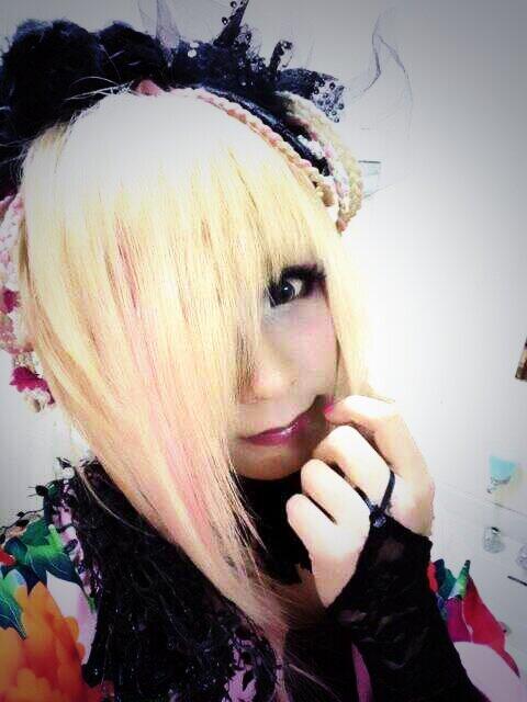 ________11o1_'s tweet photo. -

,

,

　　　(　雨  夜  ニ  笑  ヱ  バ　)

　　　己/龍　　一/色/日/和　Nr

　　　知らなくてもRT宜しく　_____

　　　ят　　/　　迎

　　　Visual　:　Nr

,

,

_ http://t.co/rIqybF2RIZ