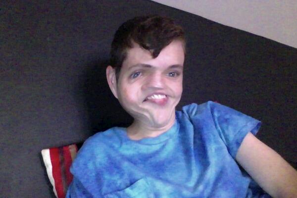 troyesivan's tweet image. @frentussivan thnk u 4 makin me a twettr i am flatterrd