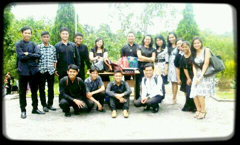 BACICHO's tweet photo. After Church at GPIB Getsemani 24/11/13. Thx to all congregation. U r so kind. GBU.. http://t.co/9Ub5eheadb