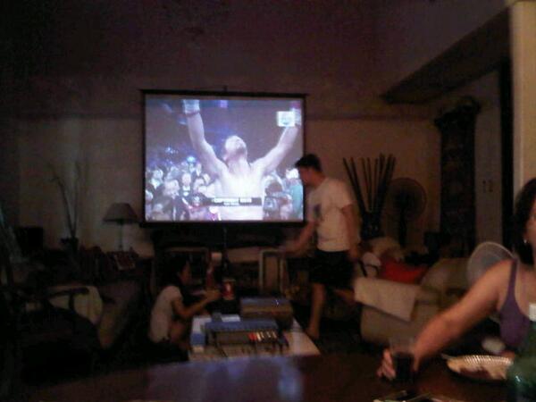 KelBGomez's tweet image. Now this is the class and level of an elite champion!  Congratz manny! We needed that win! #PacRios #outboxed