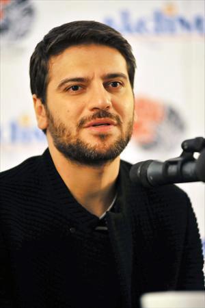 QaseedaTk's tweet photo. "Sami Yusuf Songs" - http://t.co/6ZvarqimOF - The Largest Islamic Qaseeda Website http://t.co/dXmXnPIbaT