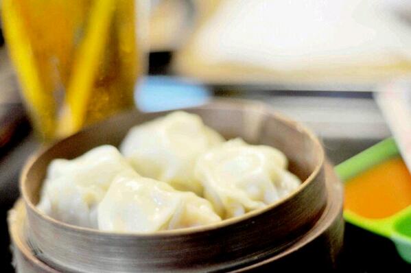 DimEat_Broodje's tweet photo. DIMSUM TELUR PUYUH #dimsumEAT http://t.co/4F6YaxSuFZ