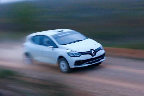 Mattisamazing33's tweet photo. Catch-up Corner - Clio Rally Car, 918 Is FAST, Honda FCEV &amp; A Skoda Taxi http://t.co/GshwOOOo5M http://t.co/2VjQJHCcLX