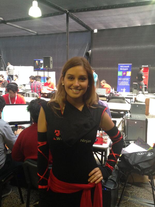 ibex_rocks's tweet photo. La ninja de @Microsoft en #AHSCL :D http://t.co/x0KM7oPipb