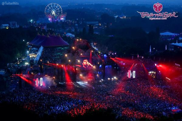 TuiterHits's tweet photo. RT SI TE ENCANTARÍA IR A TOMORROWLAND 2014. http://t.co/7dOyFrjoKz