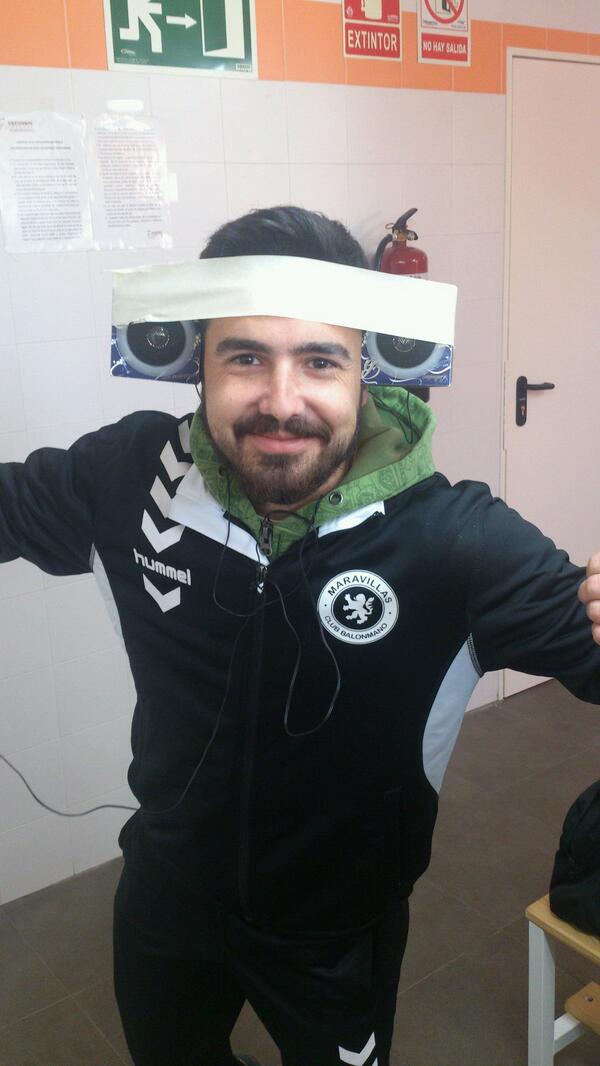 juananRC's tweet photo. Ya somos un club formal tenemos asta mascota....@Nico86mr @CBMaravillas http://t.co/CYamVYannf