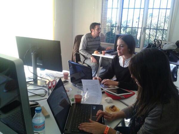 funnytags_'s tweet photo. Perfilando el proyecto! #swodb #GSB2013 http://t.co/U2Sg5BzXZd