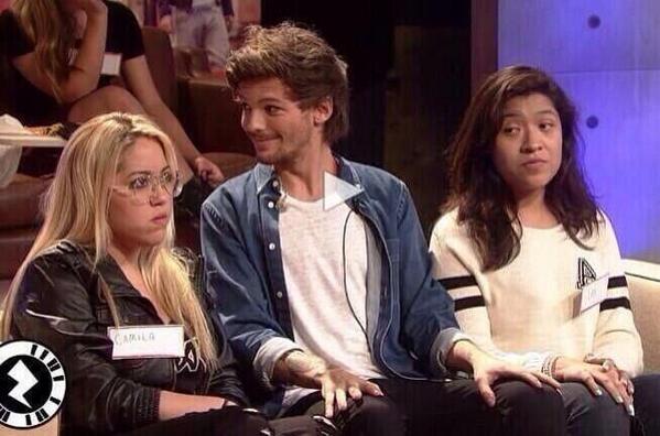 Estas tías son super directioners, ¿no veis lo felices que están por cumplir su sueño y tenerles cerca? JAJAJAJA NO.