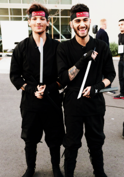 sehunlines's tweet photo. MOTIVOS
PRA 
DAR
A
PORRA 
DO
RT  x1 
 #mtvstars One Direction http://t.co/wATY1eN47c