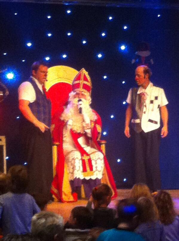 derotsboxtel's tweet photo. Sinterklaas is binnen! http://t.co/QpMBFmagP7