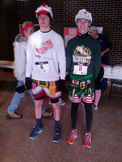 ArthritisNE's tweet photo. Crazy elves, running in shorts!!  #elfieselfie at the Worcester #jinglebellrun http://t.co/WcUqsheOmz