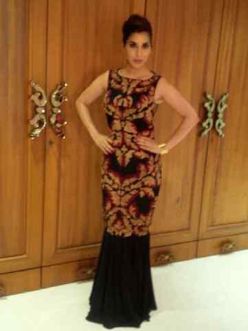 beautiful @Sophie_Choudry rocking #shantanuandnikhil for #helloawards.@HHCGuiltFree @MissMalini @EatTweetBlog :)