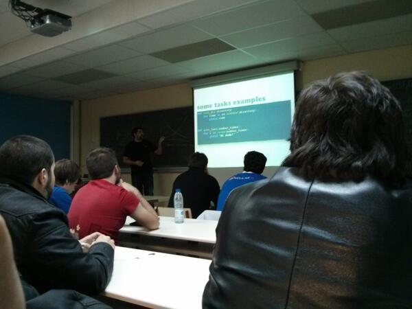 cuble_es's tweet photo. Última conferencia de la #PyConES hablando de tulip/asyncio, complementando la primera del día http://t.co/C8aQsTQc8m