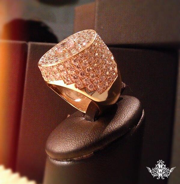 CubainParisien's tweet photo. Bague Julius C  + pierres CZ+Argent 925+plaqué or 18K +sertissage pierres #GOLD #Cubain #PinkyRing #Paris http://t.co/zJiCFPxTky