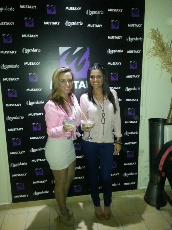 sandra_medina_g's tweet photo. De copichuelas con @isa_escacena en el @mustakycopas http://t.co/XHfSkZIREv