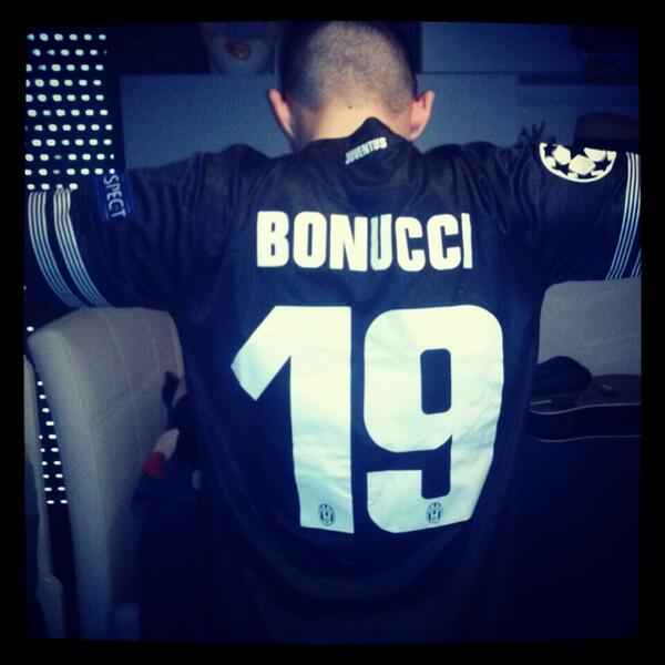 CescDeRo95's tweet photo. @bonucci_leo19 Numero 1! http://t.co/AFkZ1x1kBi