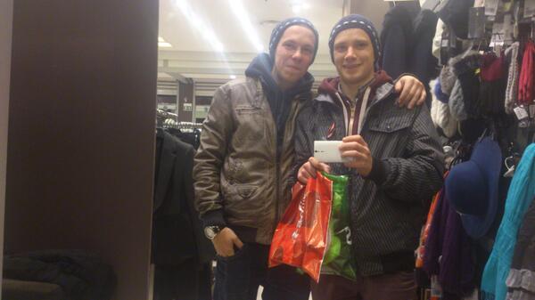 kinderola's tweet photo. Brāļi laupitāji @KriiKK http://t.co/P7qhRqnbjy