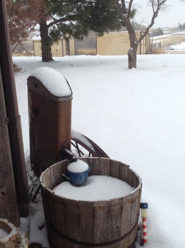 ediff's tweet photo. @kfor near Rocky http://t.co/Q1jT7UKkFa