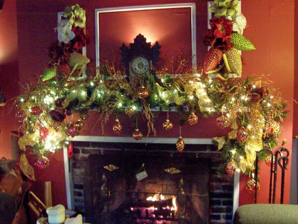RiverbendInn's tweet photo. Always more fun putting up decorations than taking down! http://t.co/qAAyqnsIuM