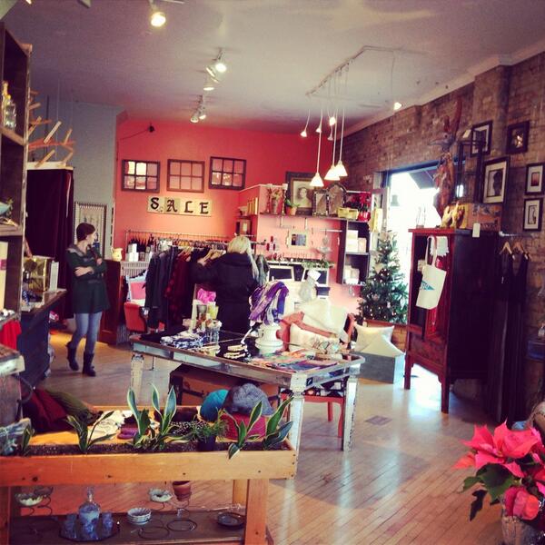 Kmontiel's tweet photo. Xmas shopping started early! @ShopComfortMe cutest stinkin' shop in LP! Thanks @AlyssaChristine http://t.co/XTUfERee16