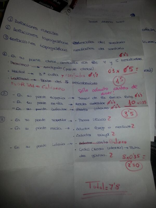 JoseAlbertoSor1's tweet photo. Encontrar esto en los apuntes de clase de 1, no tiene precio @Meeeer_  #notieneprecio http://t.co/2hAy3yuiQH