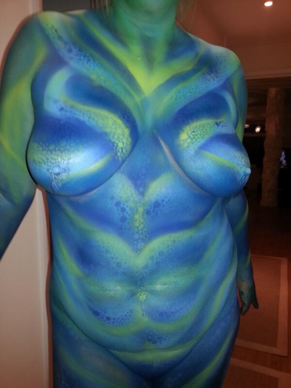 BodyPaintedLisa's tweet photo. #nakedbodypainting http://t.co/tMC8BzJQCn