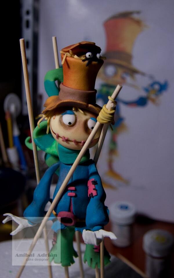 maikaworldnews's tweet photo. Aníbal Adrián is a cake designer... much more than sweet! http://t.co/iNL6ua6d52 http://t.co/2AA9ck1dPk