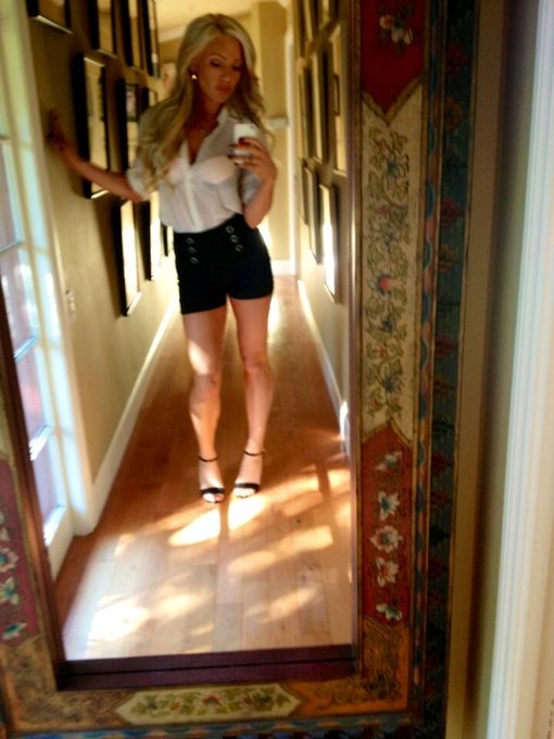 Happy Sunday lovers💋 http://t.co/1Ieef718ZH<a href="/tag/rockywilson"class="tags"><span>#rockywilson</span></a>