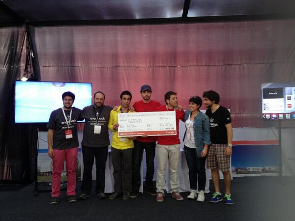 startupchile's tweet photo. El ganador 2013 de @AngelHackSCL es TranzPort! http://t.co/C2N5x2p2ox