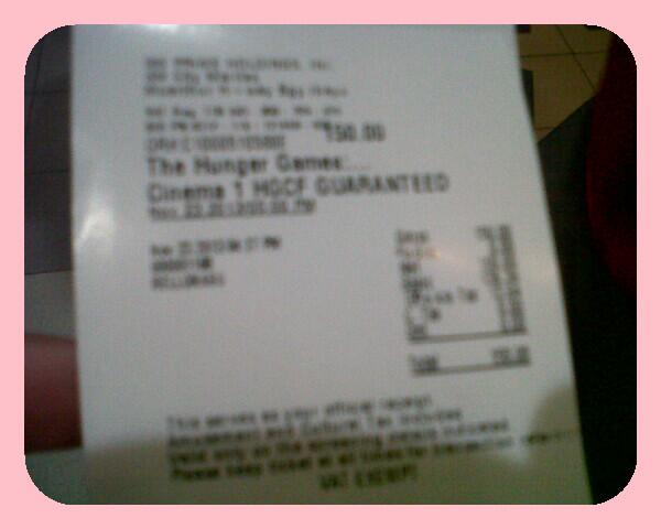 savagebeanjane's tweet photo. @TheHungerGames had to wait in line 30minutes before #CatchingFire showtime but it was SO perf! #CatchingFireTickets http://t.co/2faZFhsFb2
